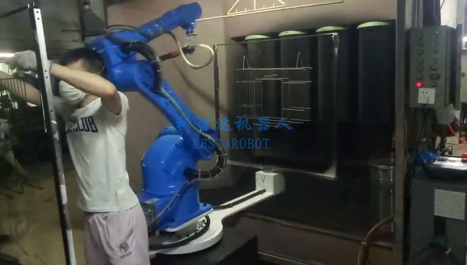 鳥(niǎo)籠噴粉機(jī)器人（雙工位轉(zhuǎn)臺(tái)噴涂機(jī)器人）(圖2)